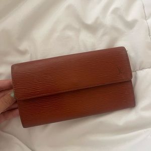 LV epi Sarah brown long wallet